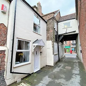 Hidden Gem Cottage, Holiday home Driffield